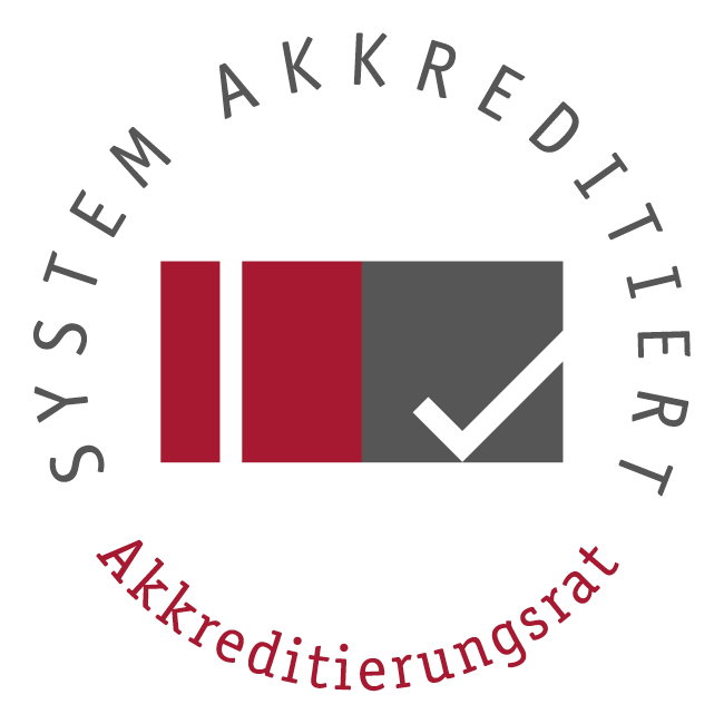 "Logo des Akkreditierungsrates: Ein schwarzer Kreis mit den Worten 'SYSTEM AKKREDITIERT' und 'Akkreditierungsrat'. Im Zentrum befindet sich ein Symbol mit drei vertikalen Streifen in Rot und Schwarz sowie einem weißen Häkchen im letzten Feld."