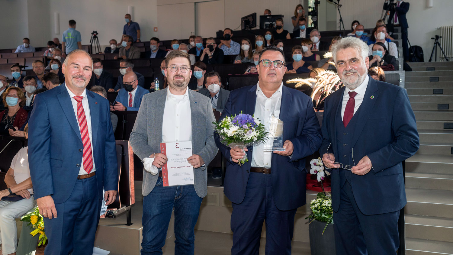 Prof. Armin Willingmann übergibt Zukunftspreis Anhalt International
