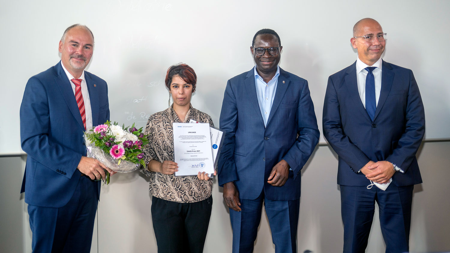 Nissrine El Asri bekommt Auszeichnung