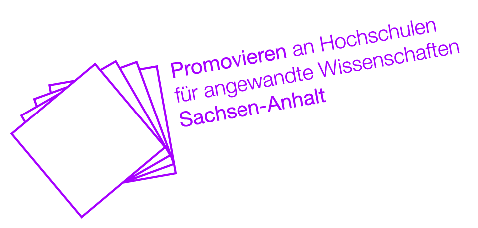 Ein Stapel aus fünf überlappenden, leeren Dokumenten oder Plakaten symbolisiert die Möglichkeit, an Hochschulen in Sachsen-Anhalt im Bereich der angewandten Wissenschaften zu promovieren.