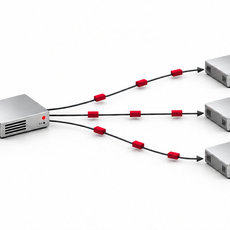 Große Datenbestände werden zwischen entfernten Speicher- und Serverstandorten übertragen.