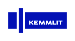 Logo mit dem Schriftzug „KEMMLIT“ in Großbuchstaben, kombiniert mit zwei blauen, parallelen senkrechten Balken links daneben.