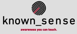 Logo mit Fingerabdruck-Symbol in Schwarz, daneben der Schriftzug „known_sense“ in Großbuchstaben. Darunter steht in kleinerer Schrift: „awareness you can touch“.