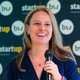 Carolyn Finck bei einer Moderation