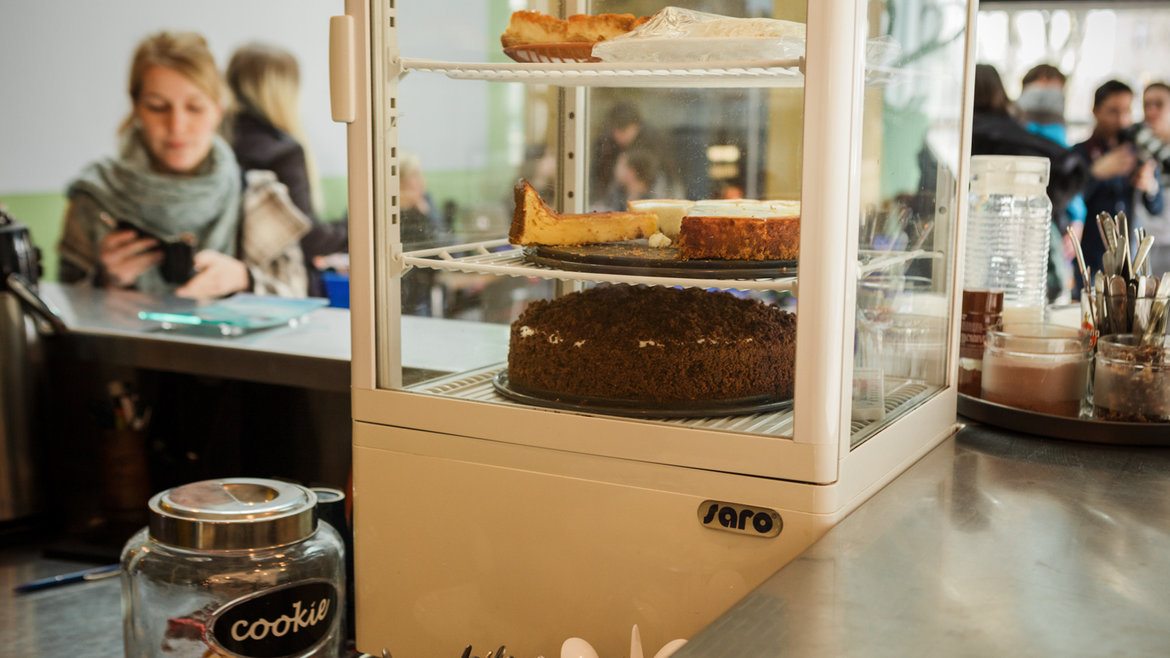 Im Café am Campus gibt es Frühstück, Mittagessen, Kuchen und Eis