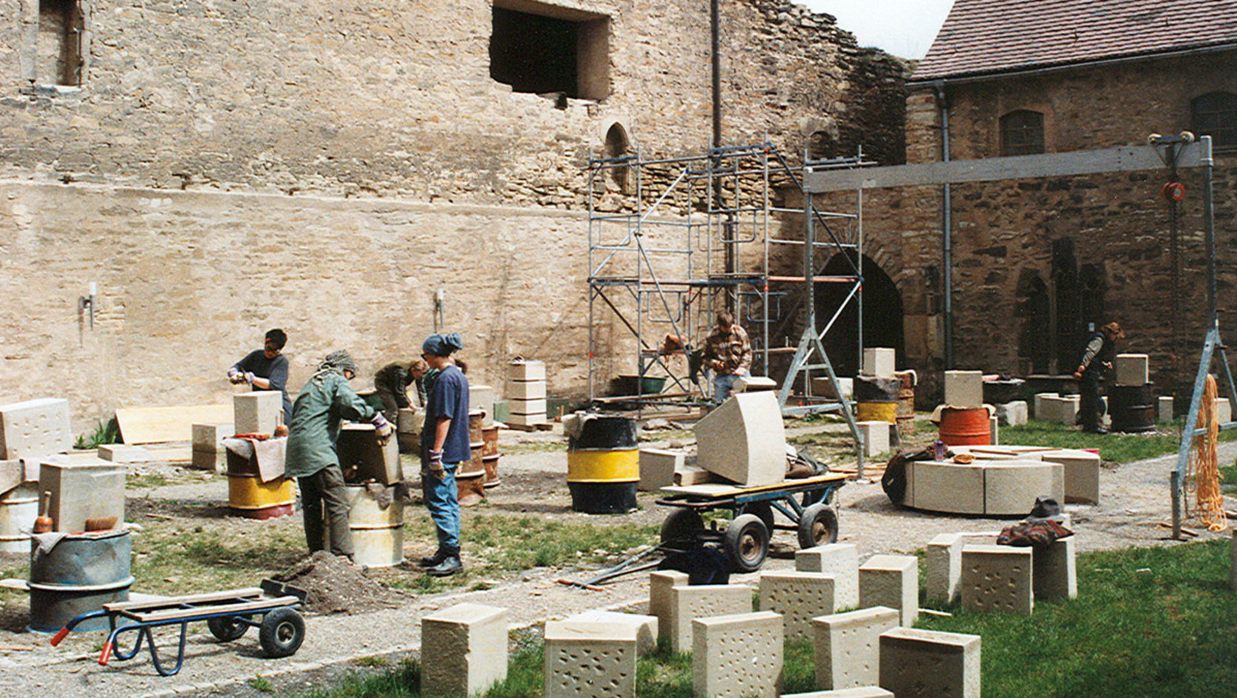 1999 Steinmetzarbeiten im Kloster