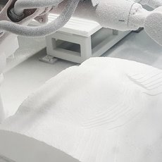 automatisiertes Fräsen einer Schalung aus Styropor