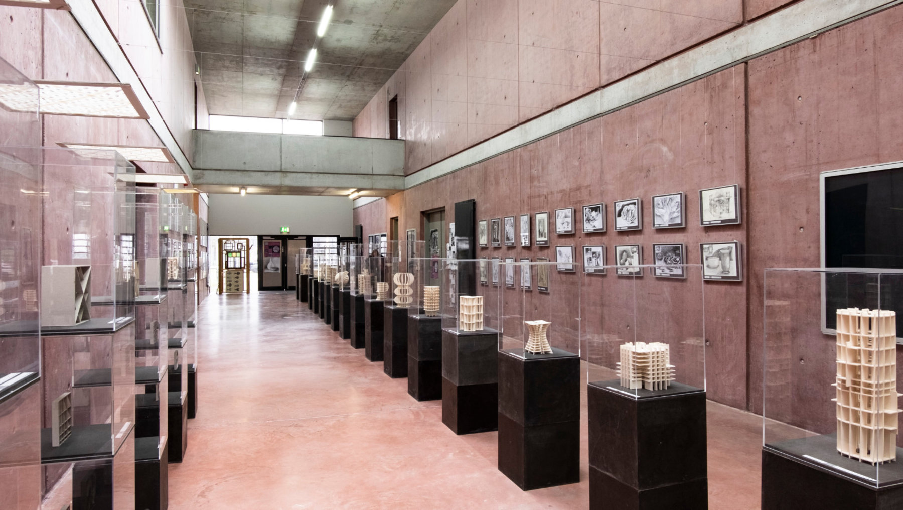 Ausstellung im Foyer des Gebäudes 15