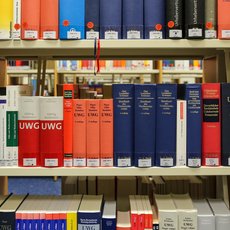 Bücher im Regal