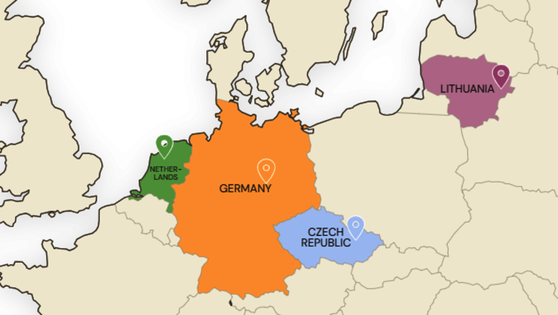 Karte von Europa mit hervorgehobenen Ländern: Deutschland in Orange, Österreich in Blau und die Schweiz in Grün, umgeben von weiteren Nachbarländern. Im Osten ist Polen in Violett markiert.