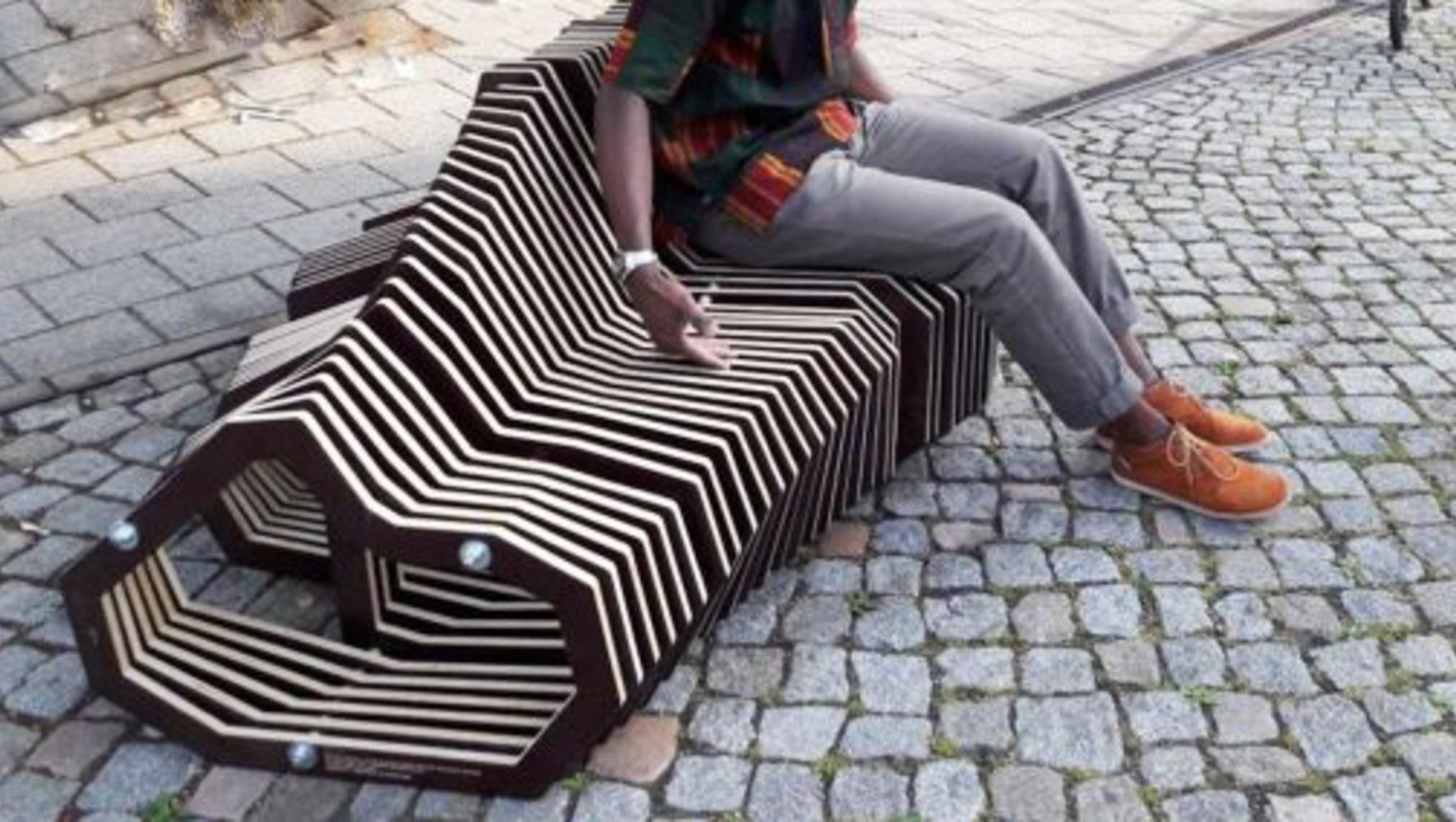 Park 'n' Seat Bench