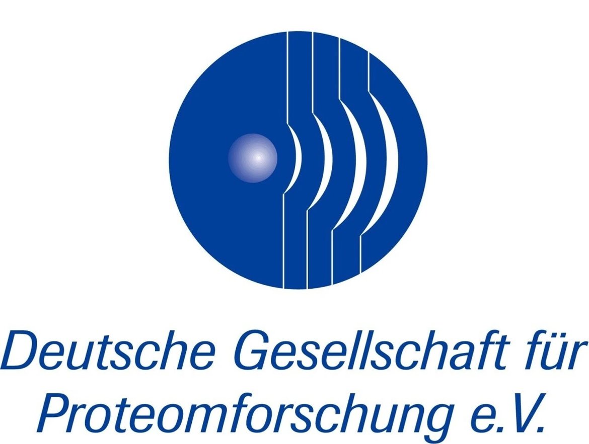 Logo der Deutschen Gesellschaft für Proteomforschung e.V.: Ein blauer Kreis mit drei vertikalen, wellenförmigen Streifen und einem kleinen Lichtpunkt in der Mitte.