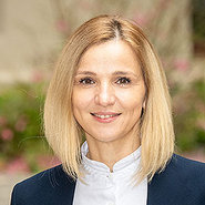 Porträtfoto von Dr. Oksana Vasylenko          