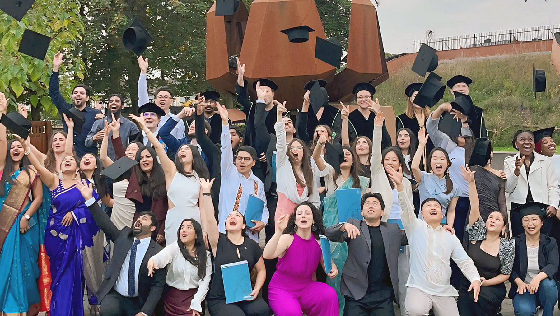 Masterabsolvierende des Studiengangs BIFTEC