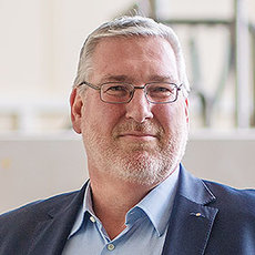 Porträt von Prof. Dr. Mike Eberle