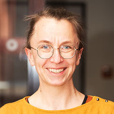 Porträtfoto von Dr. Katharina Holstein